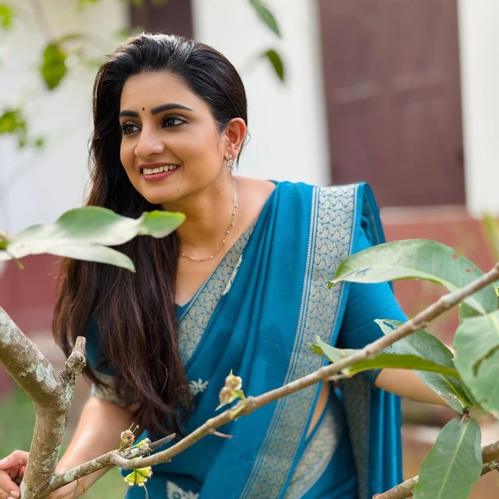 Sujitha in Archana Chechi LLB