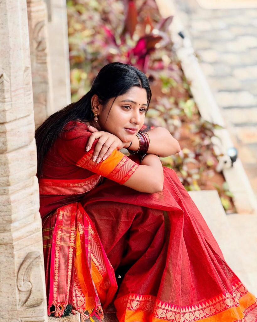 Pavithra B Naik in Nindu Manasulu